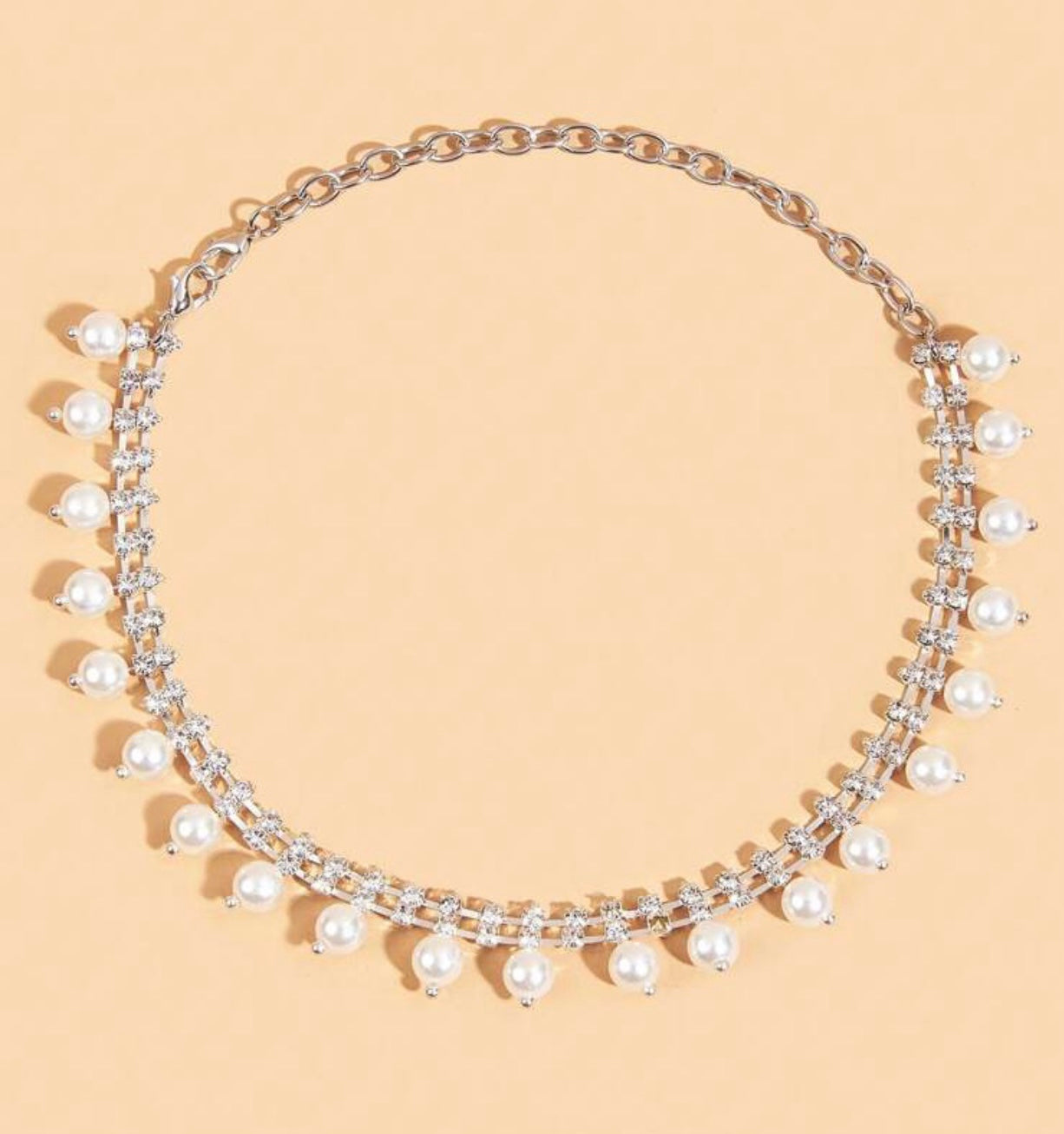 PEARL SPARKLY NECKLACE